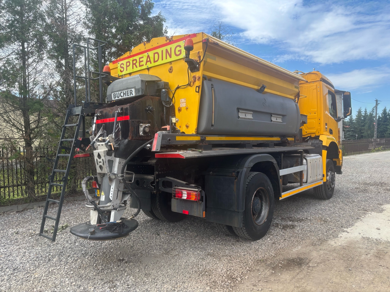 MERCEDES AROCS 1824 4x4BB GRITTER/SPREADER/PLOUGH - Sniega novākšanas tehnika: foto 2 MERCEDES AROCS 1824 4x4BB GRITTER/SPREADER/PLOUGH - Sniega novākšanas tehnika: foto 2