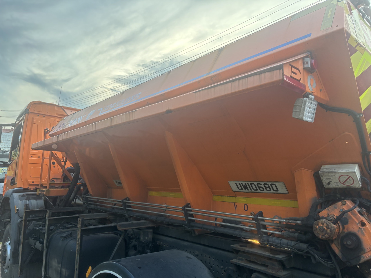 Sniega novākšanas tehnika Mercedes AROCS 1824 4X4 GRITTER/SPREADER/PLOUGH: foto 12