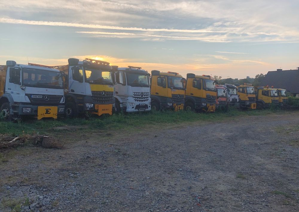 Sniega novākšanas tehnika Mercedes-Benz Arocs 3333 6x6 piaskarka solarka econ pług schmidt: foto 19
