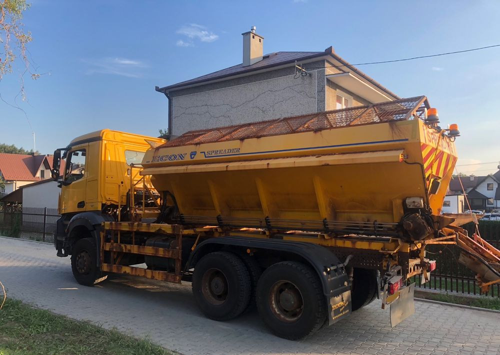 Sniega novākšanas tehnika Mercedes-Benz Arocs 3333 6x6 piaskarka solarka econ pług schmidt: foto 15