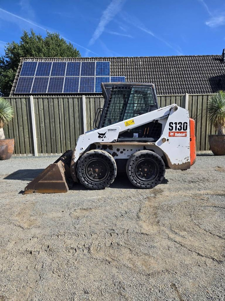 Bobcat S 130  - Kompaktiekrāvējs: foto 1 Bobcat S 130  - Kompaktiekrāvējs: foto 1