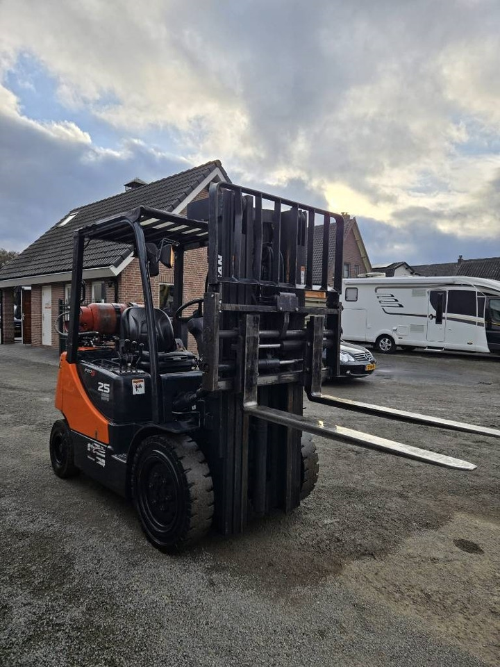 Doosan G 25 E-5 - Gāzes iekrāvējs: foto 5 Doosan G 25 E-5 - Gāzes iekrāvējs: foto 5