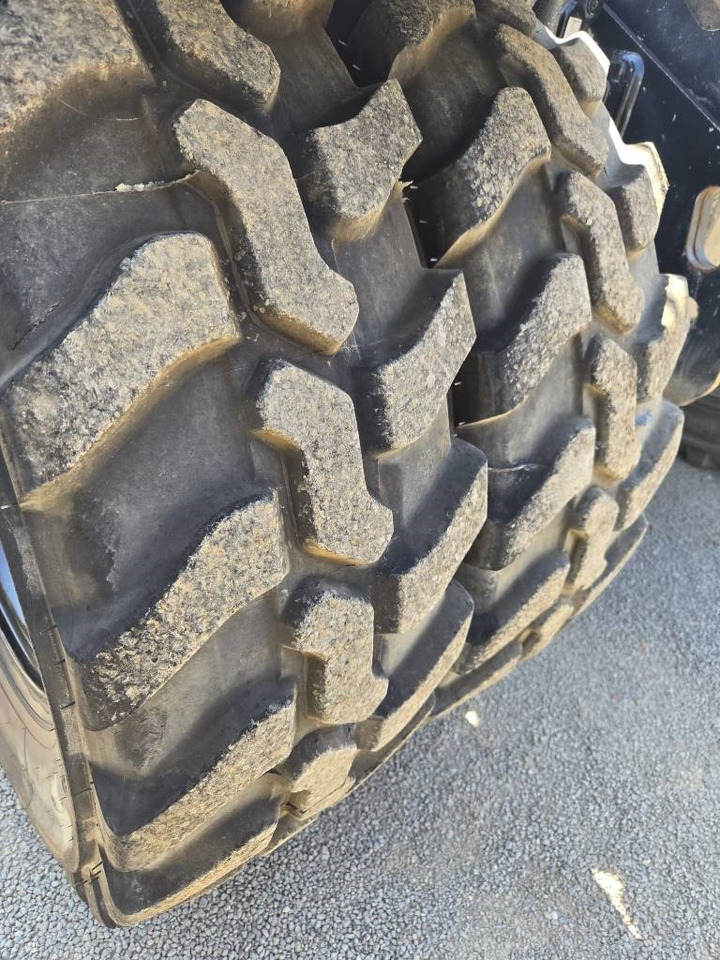 Riteņu ekskavators JCB 110 W: foto 11