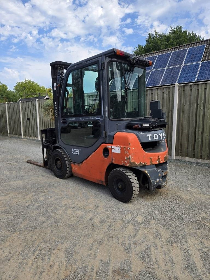 Toyota 8 FD 20 - Dīzeļiekrāvējs: foto 2 Toyota 8 FD 20 - Dīzeļiekrāvējs: foto 2