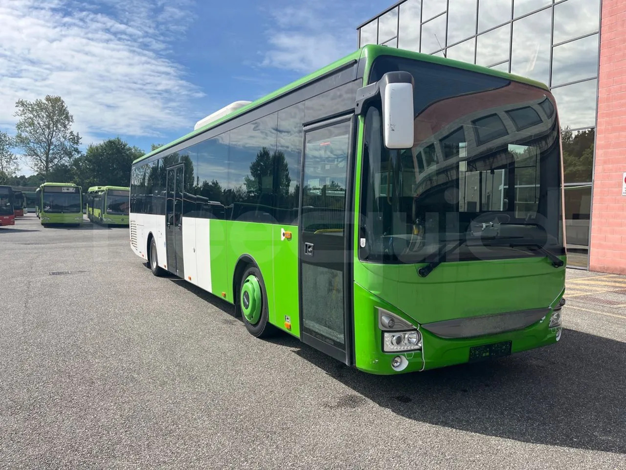 Iveco Crossway - Piepilsētas autobuss: foto 1 Iveco Crossway - Piepilsētas autobuss: foto 1
