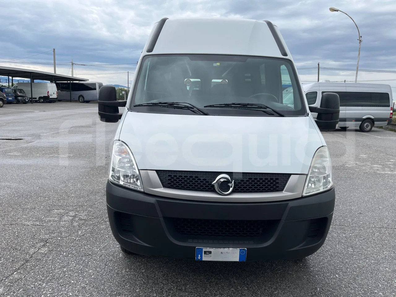 Iveco Daily - Mikroautobuss, Pasažieru furgons: foto 2 Iveco Daily - Mikroautobuss, Pasažieru furgons: foto 2