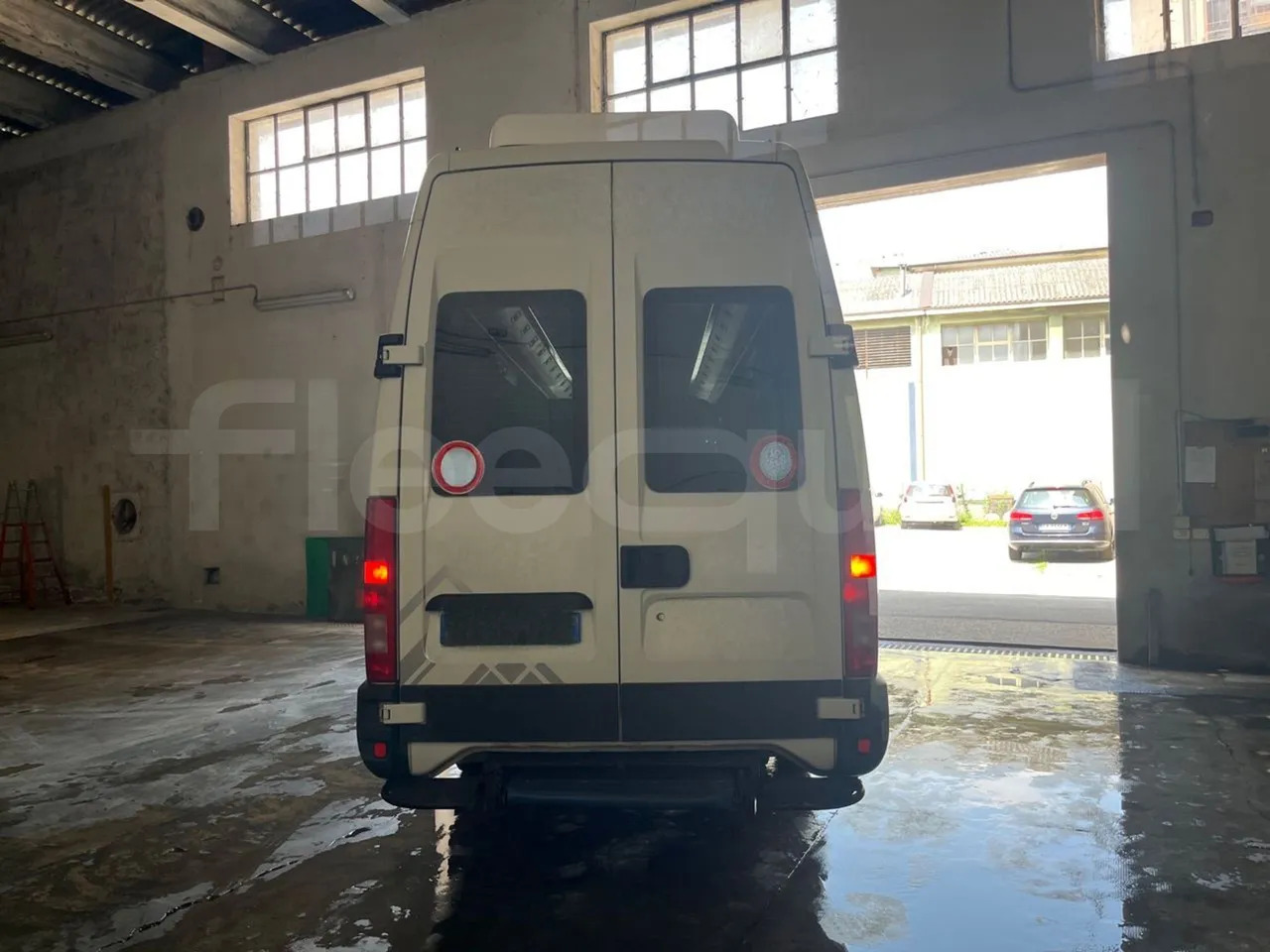 Iveco Daily - Mikroautobuss, Pasažieru furgons: foto 5 Iveco Daily - Mikroautobuss, Pasažieru furgons: foto 5