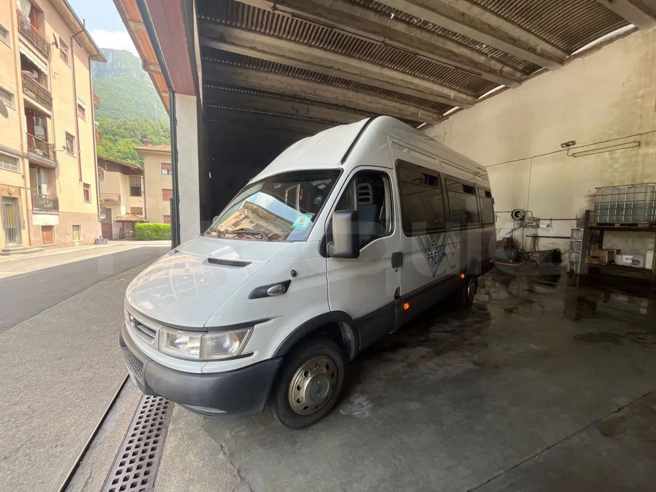 Iveco Daily - Mikroautobuss, Pasažieru furgons: foto 4 Iveco Daily - Mikroautobuss, Pasažieru furgons: foto 4