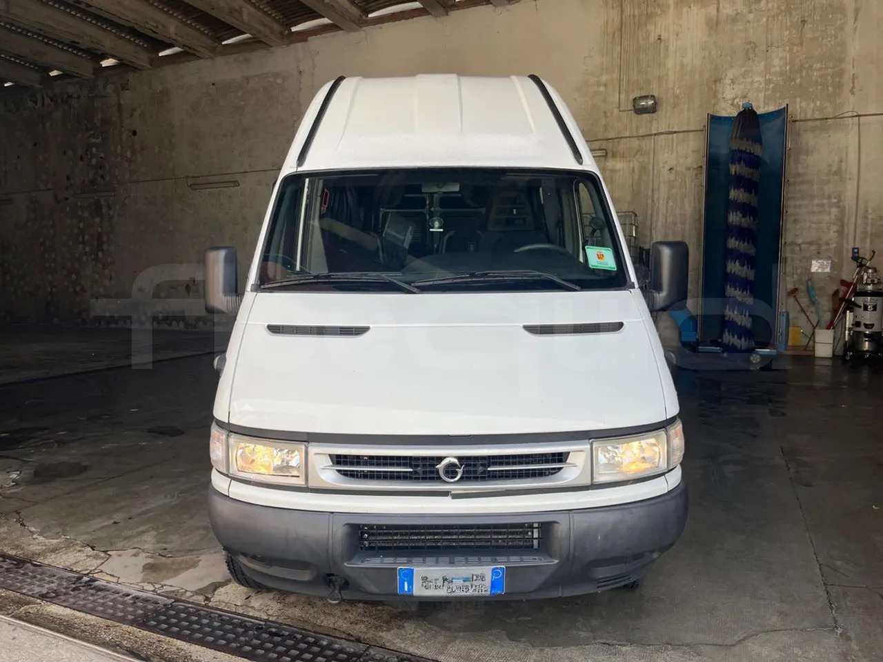 Iveco Daily - Mikroautobuss, Pasažieru furgons: foto 2 Iveco Daily - Mikroautobuss, Pasažieru furgons: foto 2