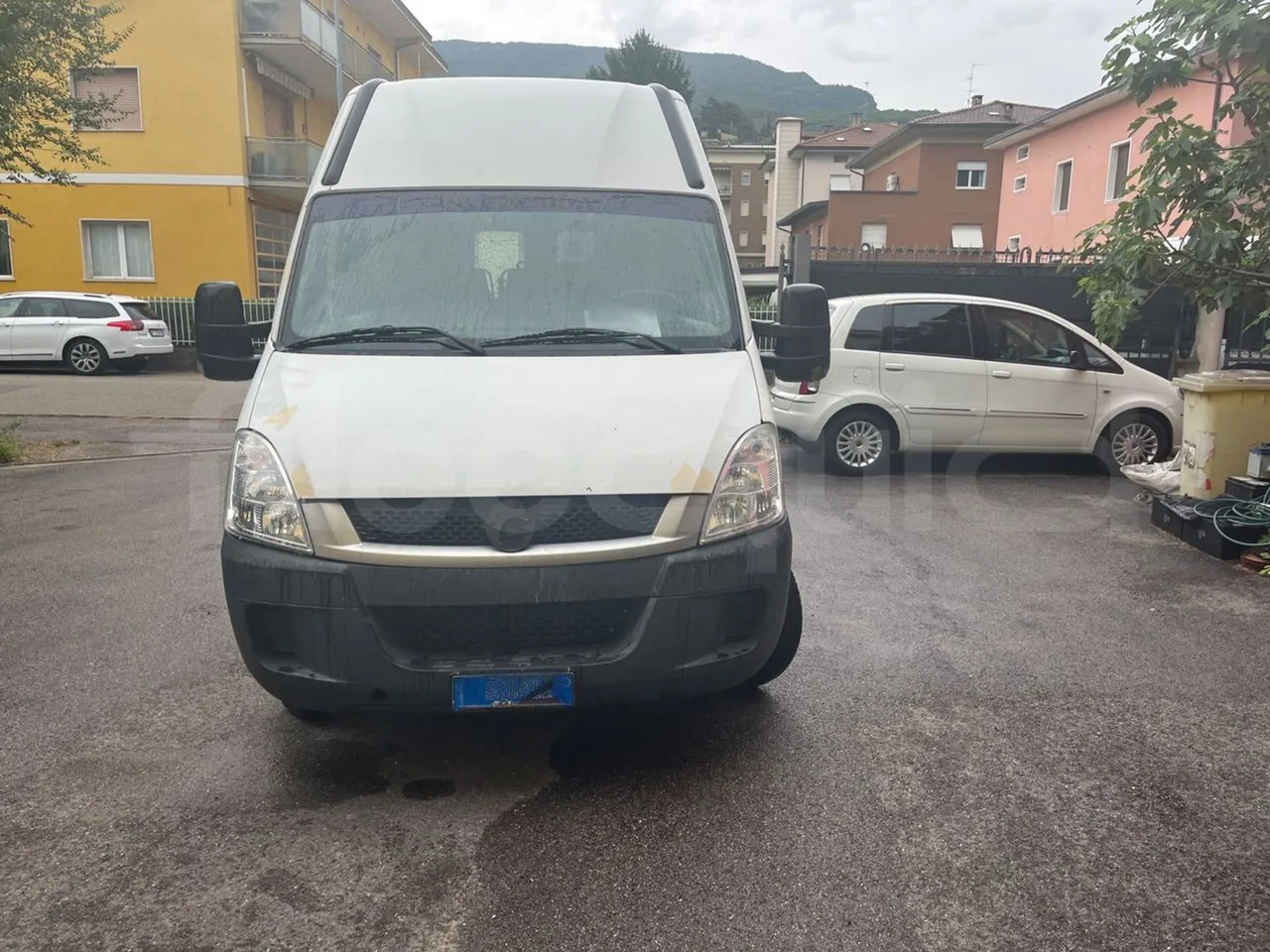 Iveco Daily - Mikroautobuss, Pasažieru furgons: foto 2 Iveco Daily - Mikroautobuss, Pasažieru furgons: foto 2