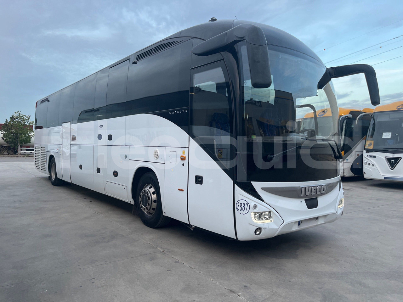 Iveco Magelys - Starppilsētu autobuss: foto 1 Iveco Magelys - Starppilsētu autobuss: foto 1