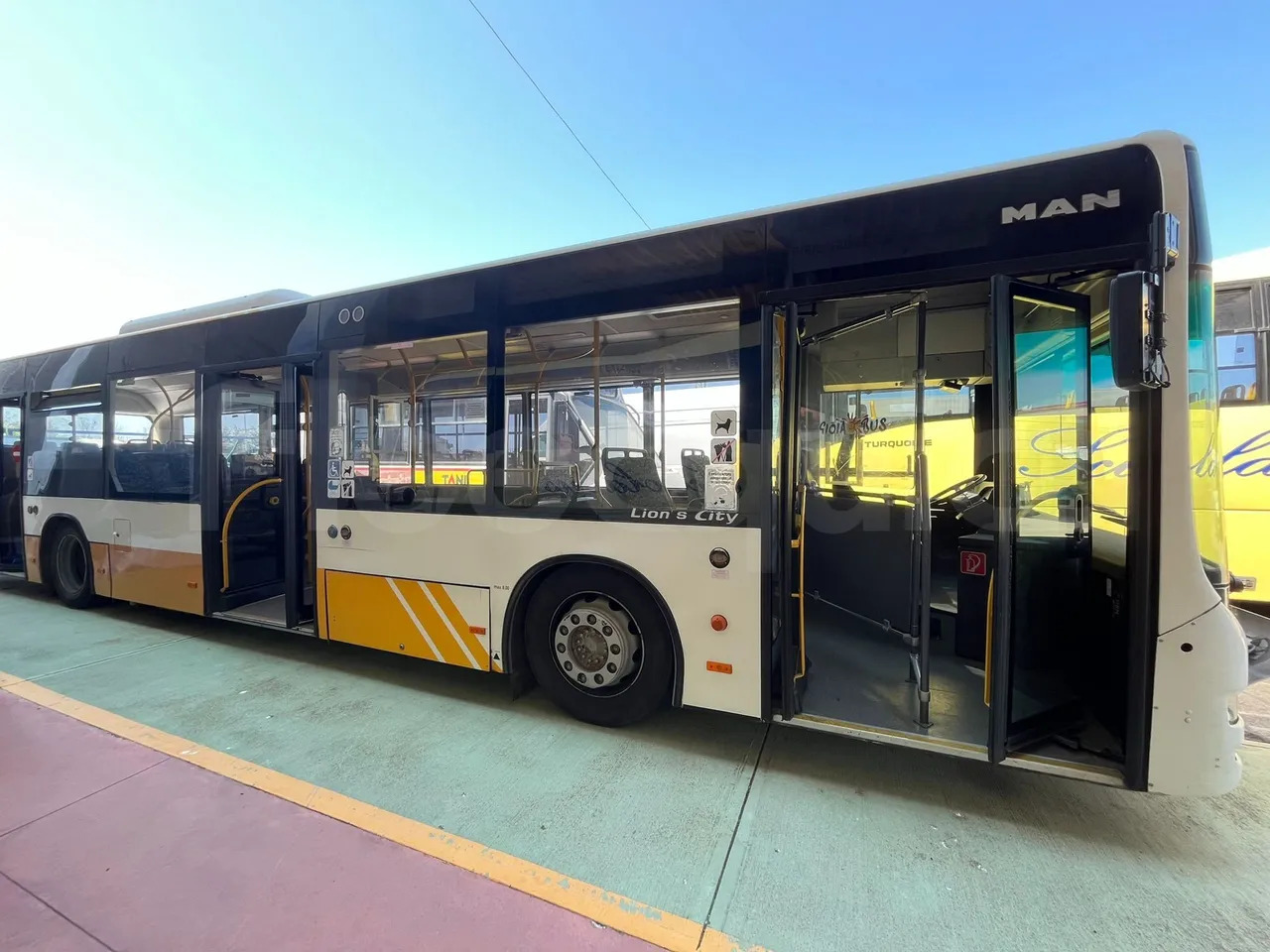 Pilsētas autobuss Man Lion's City: foto 16