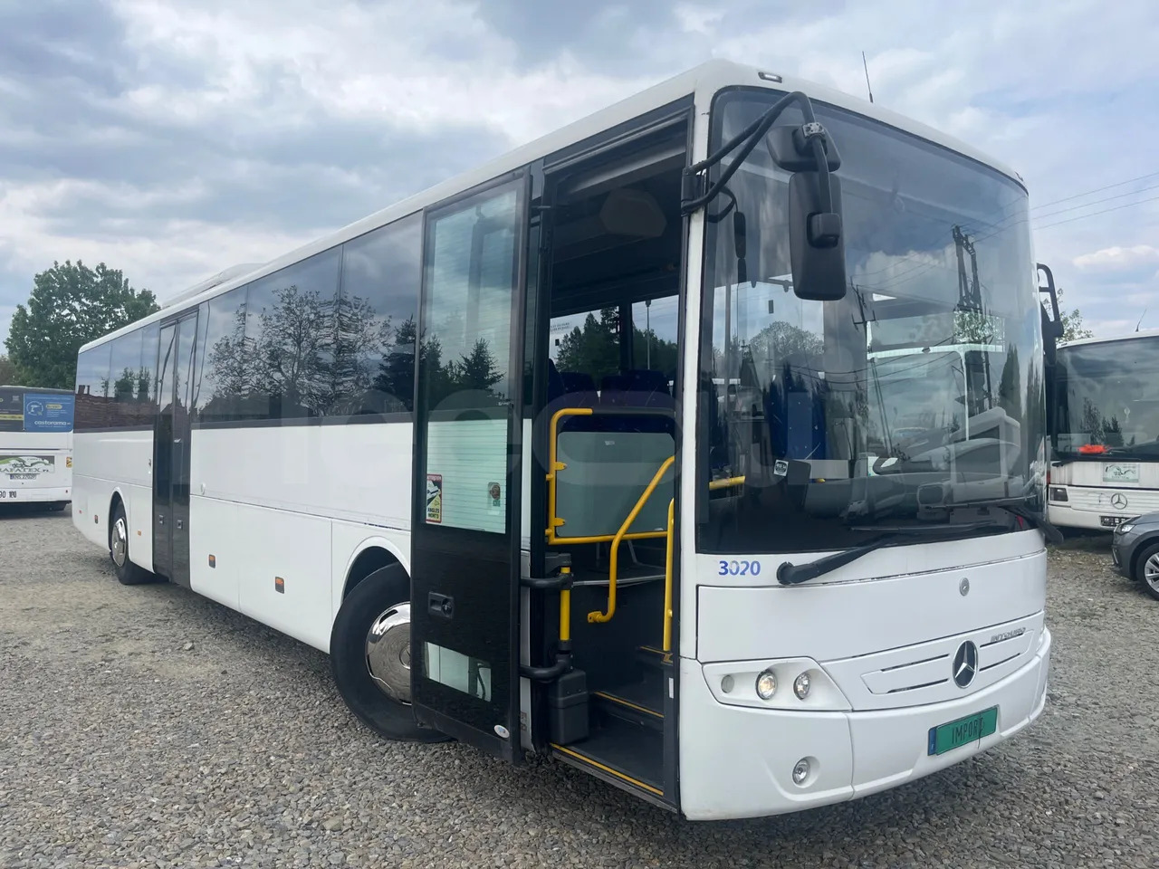 Mercedes-Benz Intouro - Piepilsētas autobuss: foto 1 Mercedes-Benz Intouro - Piepilsētas autobuss: foto 1