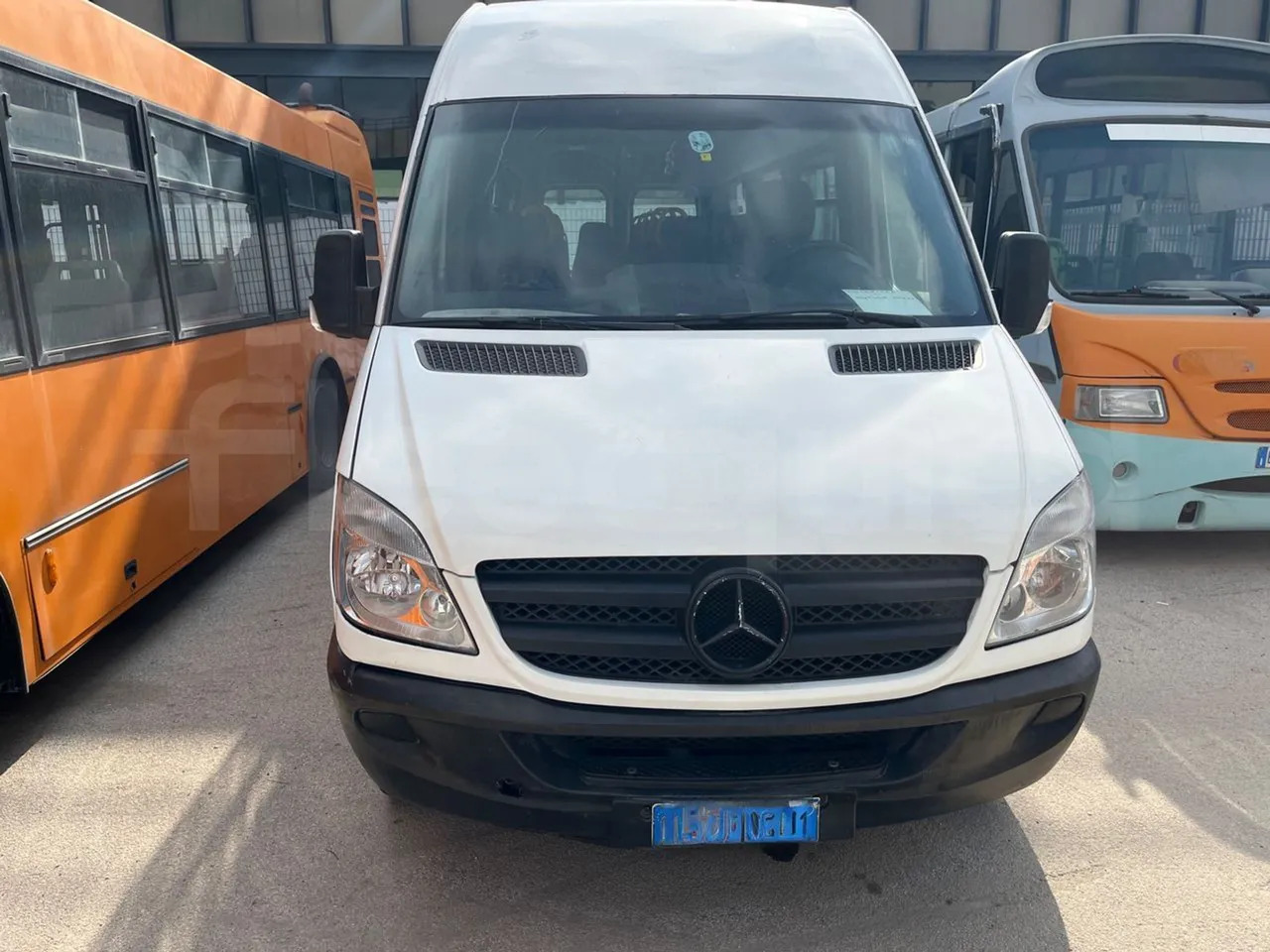 Mercedes-Benz Sprinter - Mikroautobuss, Pasažieru furgons: foto 2 Mercedes-Benz Sprinter - Mikroautobuss, Pasažieru furgons: foto 2