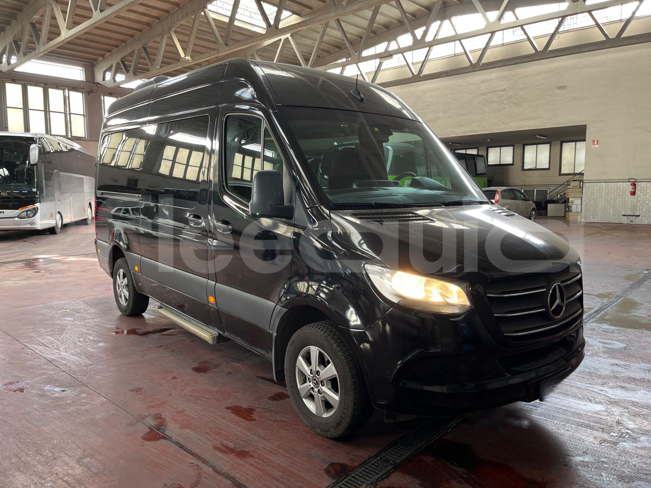 Mercedes-Benz Sprinter - Starppilsētu autobuss: foto 1 Mercedes-Benz Sprinter - Starppilsētu autobuss: foto 1