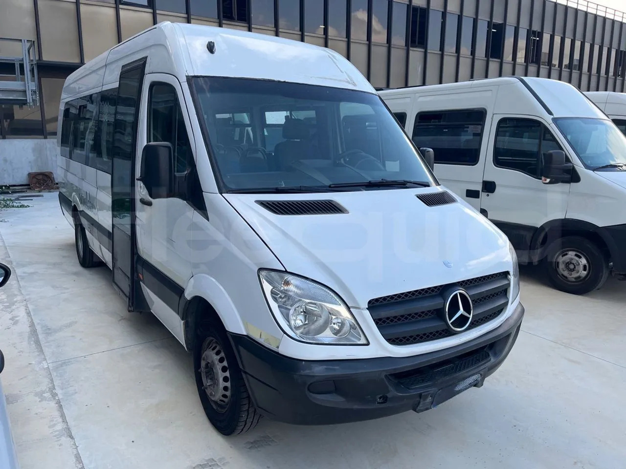Mercedes-Benz Sprinter - Starppilsētu autobuss: foto 1 Mercedes-Benz Sprinter - Starppilsētu autobuss: foto 1