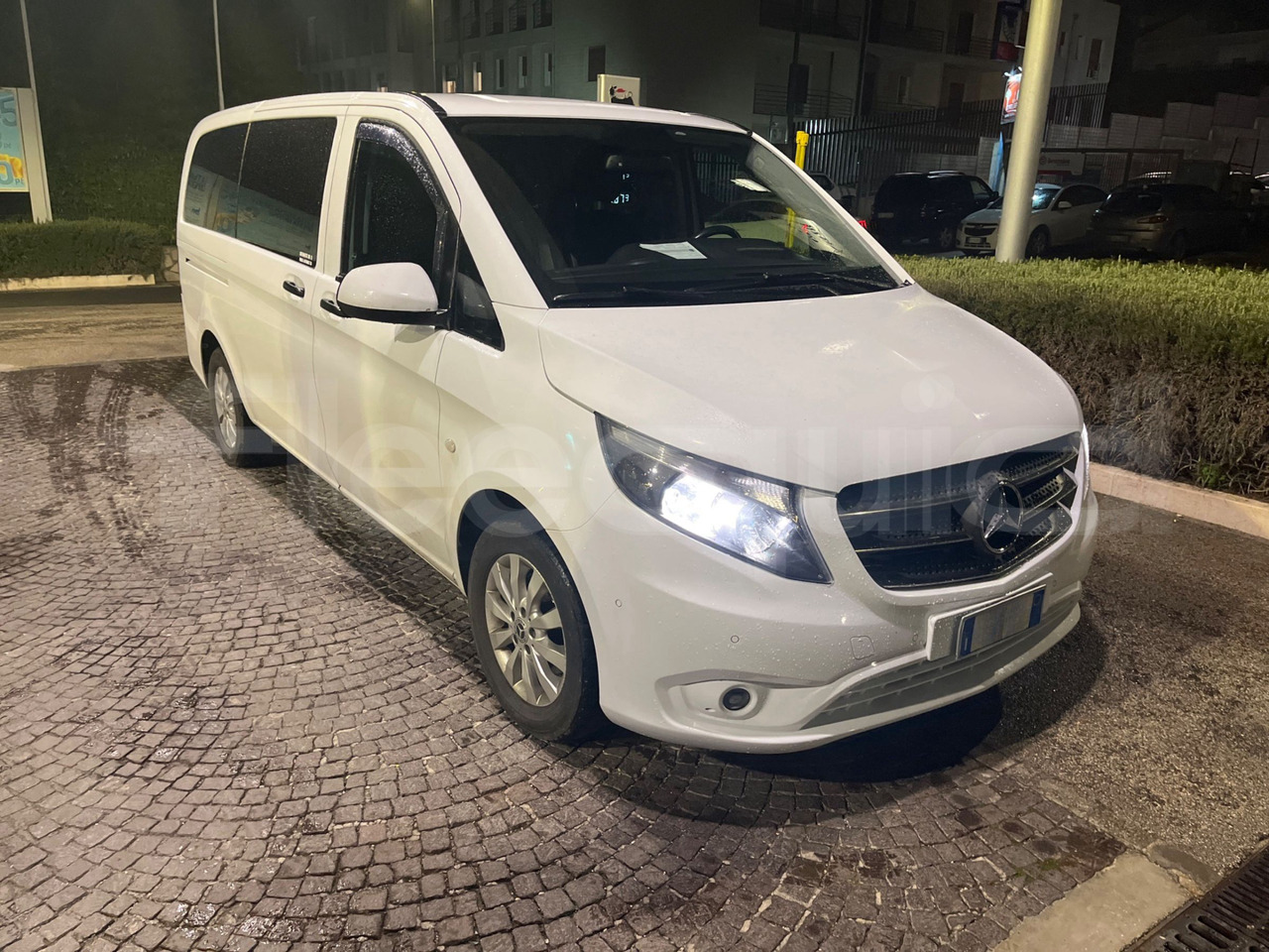 Mercedes-Benz Vito Tourer - Starppilsētu autobuss: foto 1 Mercedes-Benz Vito Tourer - Starppilsētu autobuss: foto 1