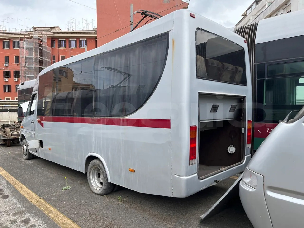 N. 2 Mercedes-Benz 414T - Mikroautobuss, Pasažieru furgons: foto 5 N. 2 Mercedes-Benz 414T - Mikroautobuss, Pasažieru furgons: foto 5