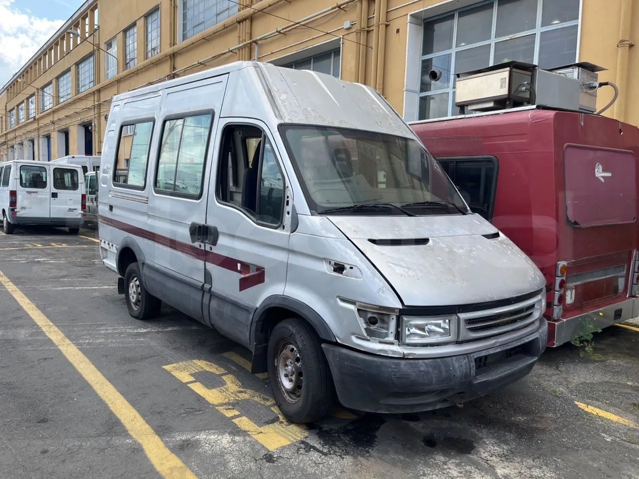 N.6Iveco Daily - Mikroautobuss, Pasažieru furgons: foto 1 N.6Iveco Daily - Mikroautobuss, Pasažieru furgons: foto 1