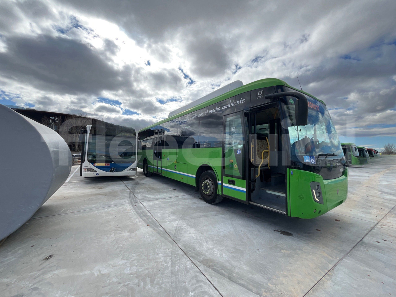 Scania Magnus - Piepilsētas autobuss: foto 1 Scania Magnus - Piepilsētas autobuss: foto 1