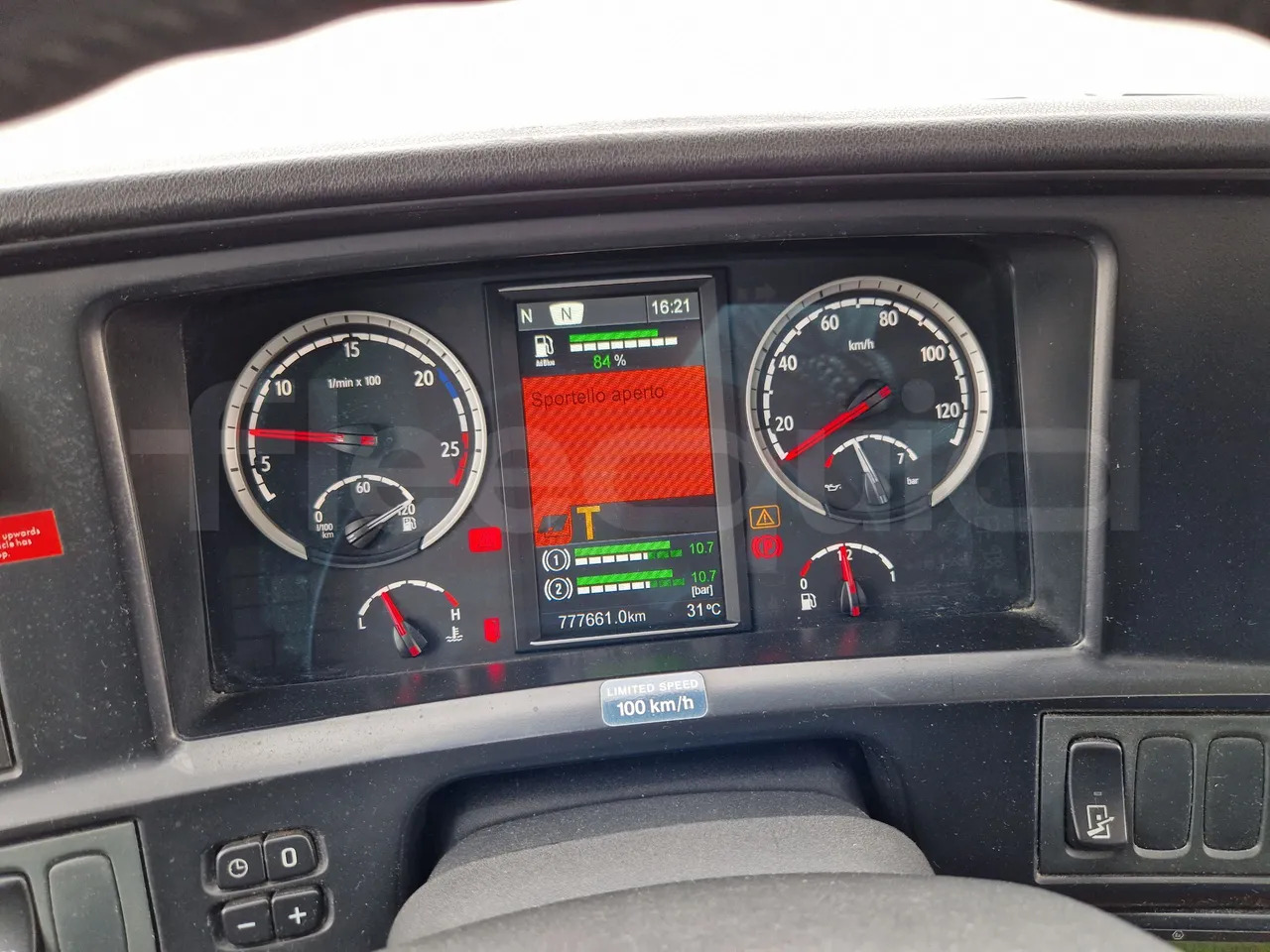 Scania Touring HD - Starppilsētu autobuss: foto 3 Scania Touring HD - Starppilsētu autobuss: foto 3