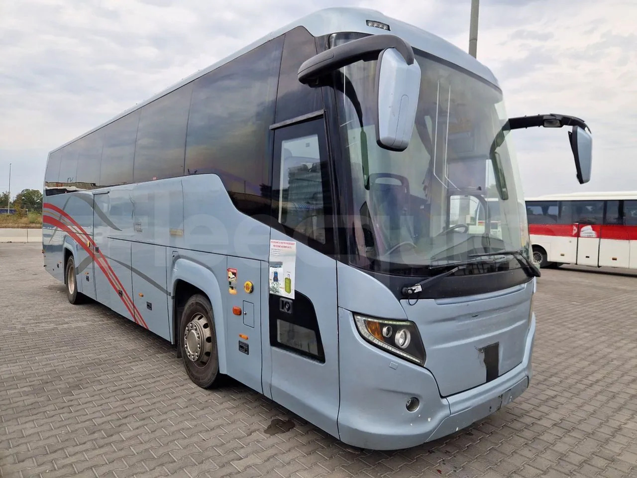 Scania Touring HD - Starppilsētu autobuss: foto 1 Scania Touring HD - Starppilsētu autobuss: foto 1
