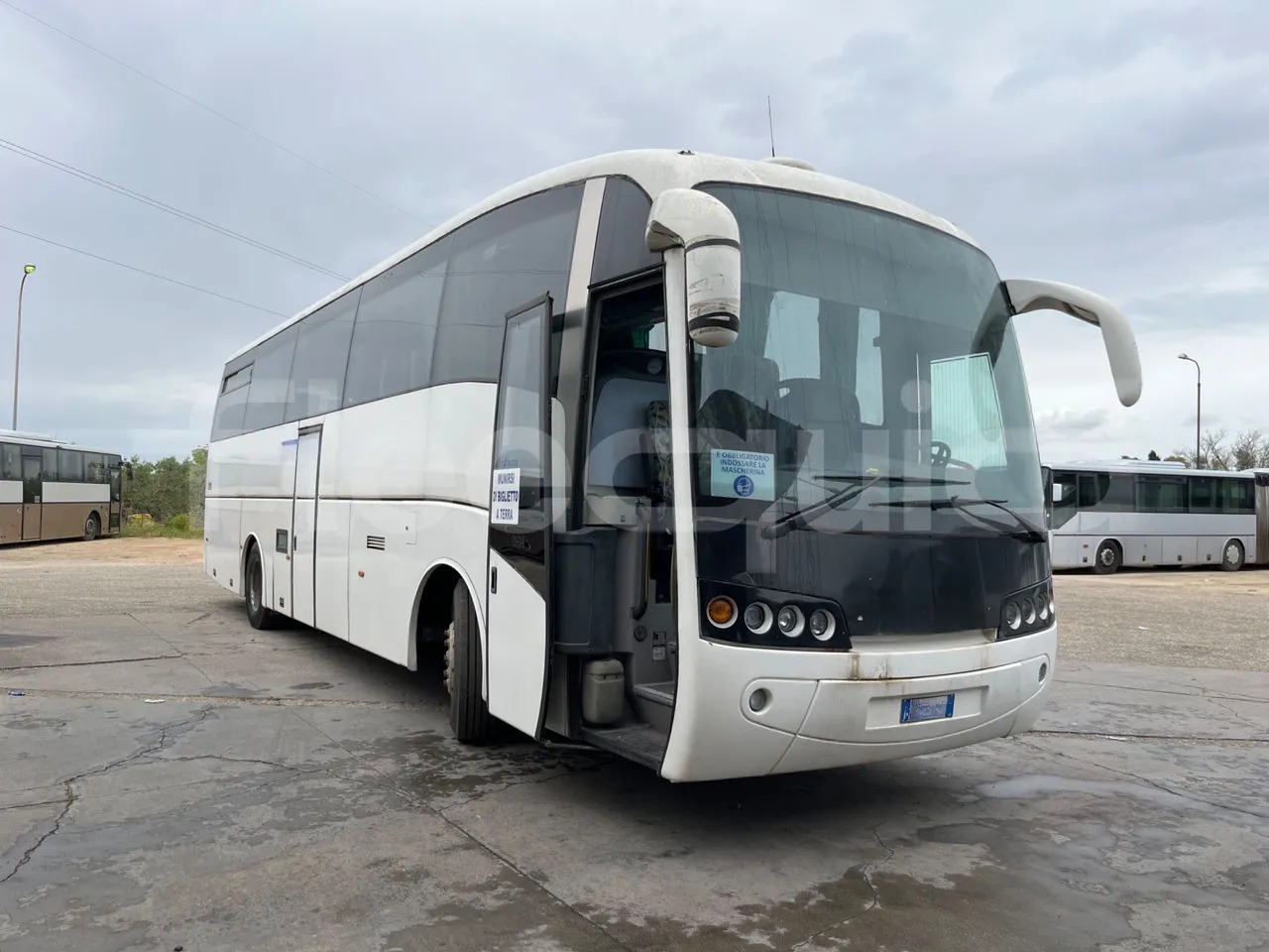 Volvo B12 - Starppilsētu autobuss: foto 1 Volvo B12 - Starppilsētu autobuss: foto 1
