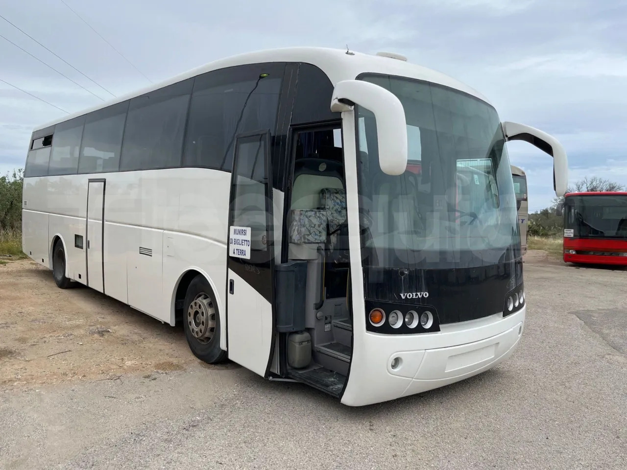 Volvo B12 - Starppilsētu autobuss: foto 1 Volvo B12 - Starppilsētu autobuss: foto 1