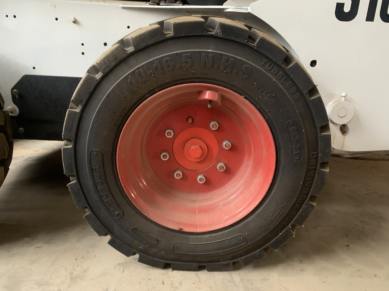 BOBCAT S185 - Kompaktiekrāvējs: foto 4 BOBCAT S185 - Kompaktiekrāvējs: foto 4