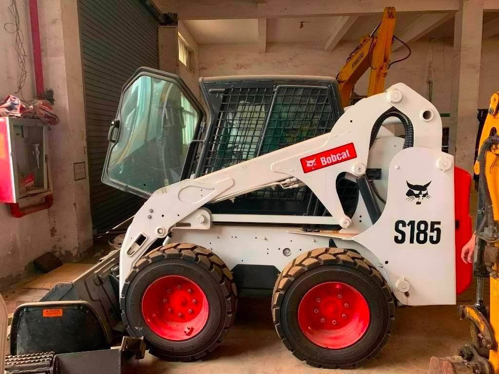 Bobcat S 185 - Kompaktiekrāvējs: foto 1 Bobcat S 185 - Kompaktiekrāvējs: foto 1