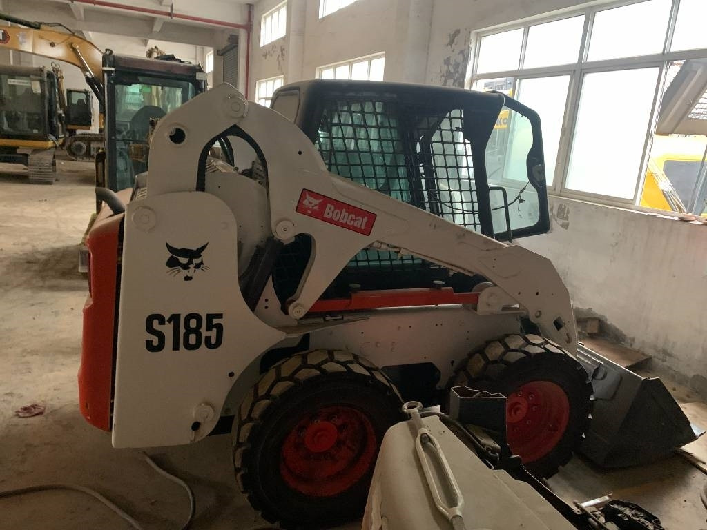 Bobcat S 185 - Kompaktiekrāvējs: foto 4 Bobcat S 185 - Kompaktiekrāvējs: foto 4