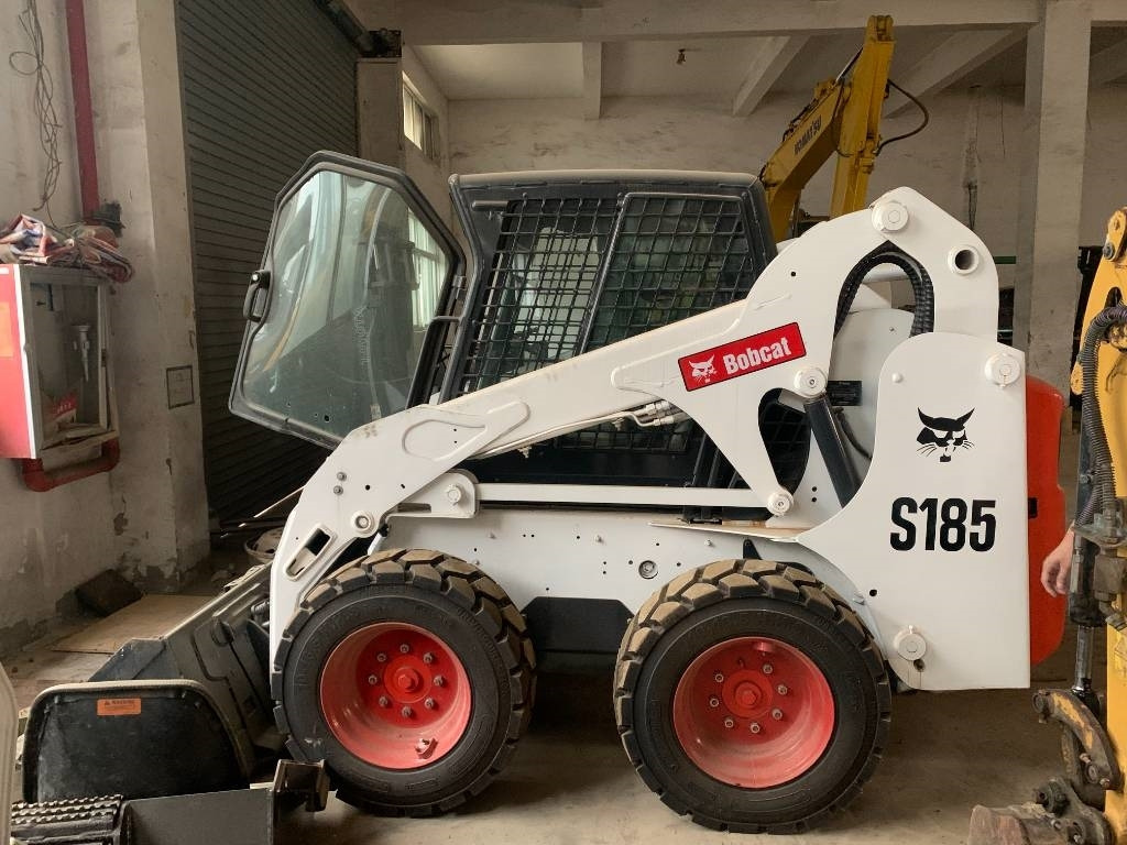 Bobcat S 185 - Kompaktiekrāvējs: foto 1 Bobcat S 185 - Kompaktiekrāvējs: foto 1