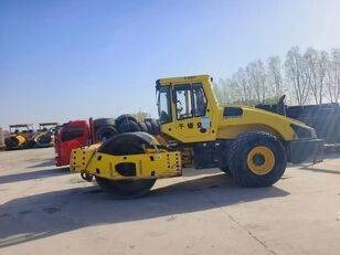 Bomag BW 220D-40  - Ceļu veltnis: foto 1 Bomag BW 220D-40  - Ceļu veltnis: foto 1