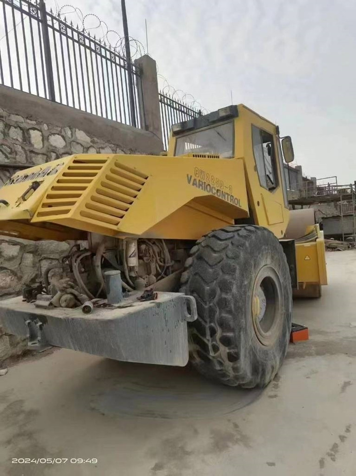 Bomag bw225d-3 - Ceļu veltnis: foto 2 Bomag bw225d-3 - Ceļu veltnis: foto 2