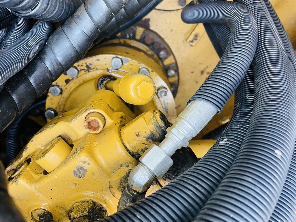 Kāpurķēžu ekskavators CAT 312 2gc: foto 13