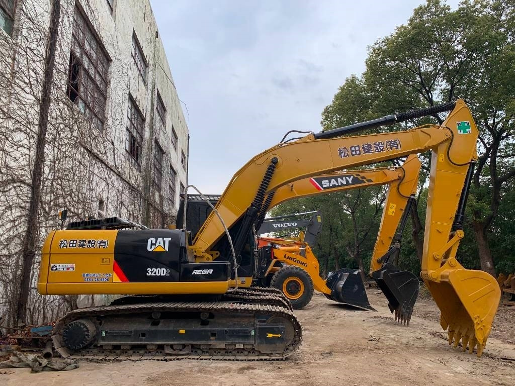 CAT 320D2 - Kāpurķēžu ekskavators: foto 1 CAT 320D2 - Kāpurķēžu ekskavators: foto 1