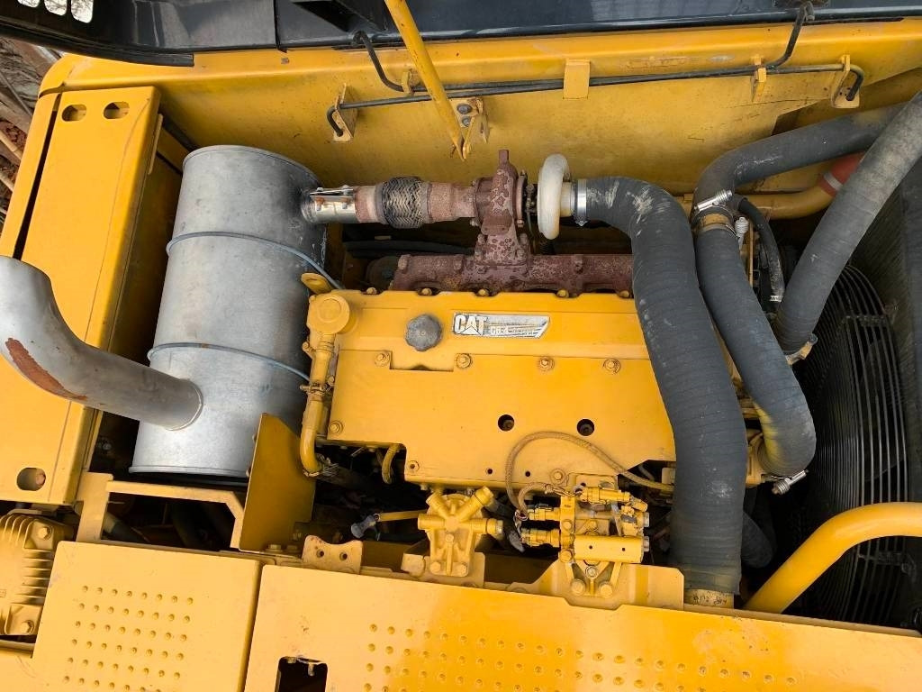 Kāpurķēžu ekskavators CAT 320D2: foto 19