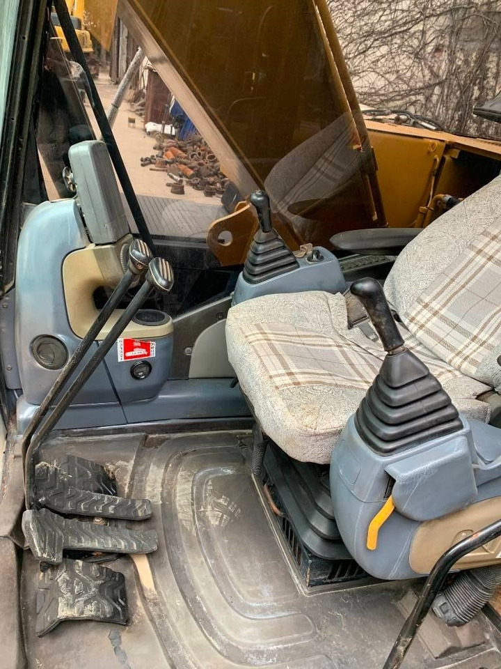 Kāpurķēžu ekskavators CAT 320D2: foto 11