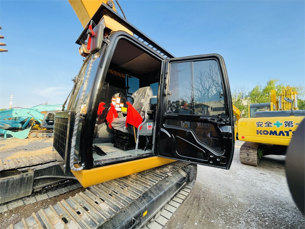 CAT 320D2 L - Ekskavators: foto 3 CAT 320D2 L - Ekskavators: foto 3