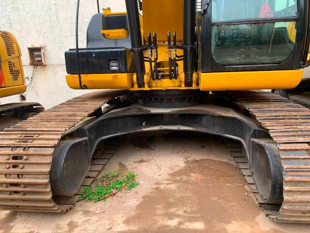CAT 323 D L - Kāpurķēžu ekskavators: foto 5 CAT 323 D L - Kāpurķēžu ekskavators: foto 5