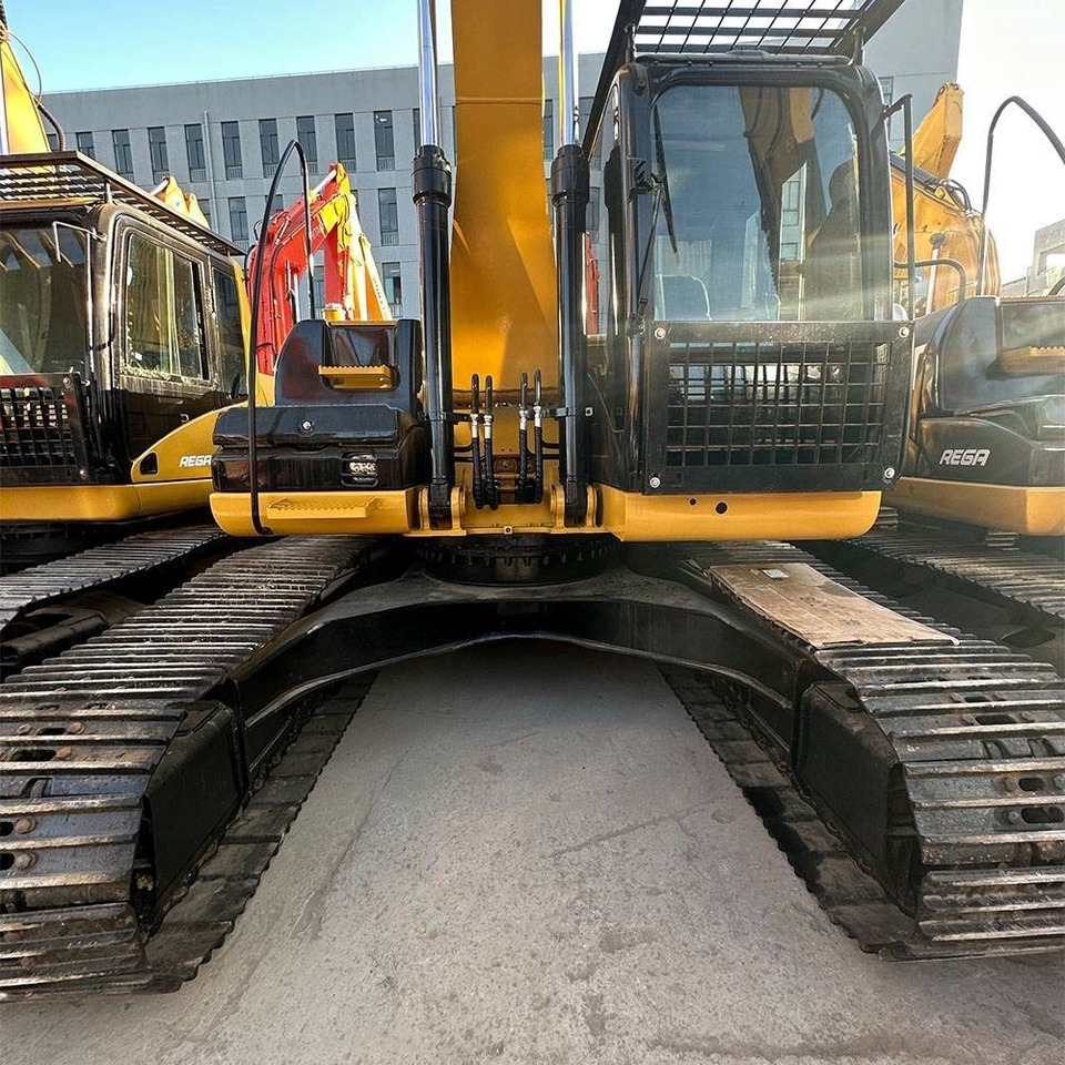 CAT 323 D L - Kāpurķēžu ekskavators: foto 2 CAT 323 D L - Kāpurķēžu ekskavators: foto 2