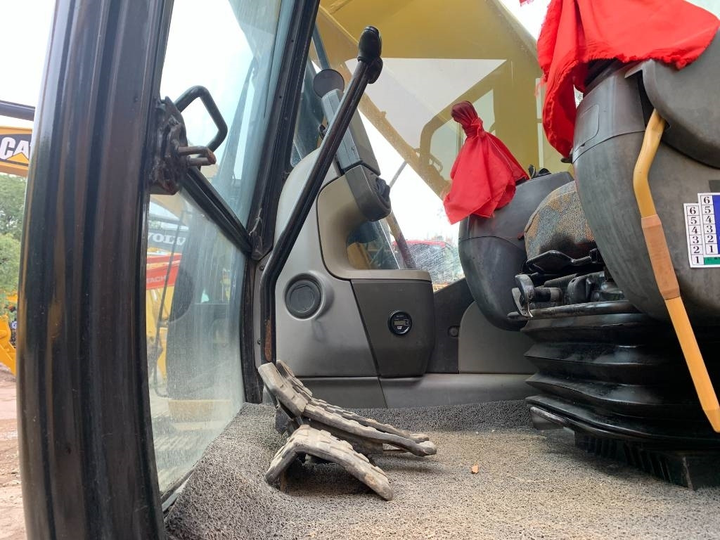 CAT 323 D L - Kāpurķēžu ekskavators: foto 5 CAT 323 D L - Kāpurķēžu ekskavators: foto 5