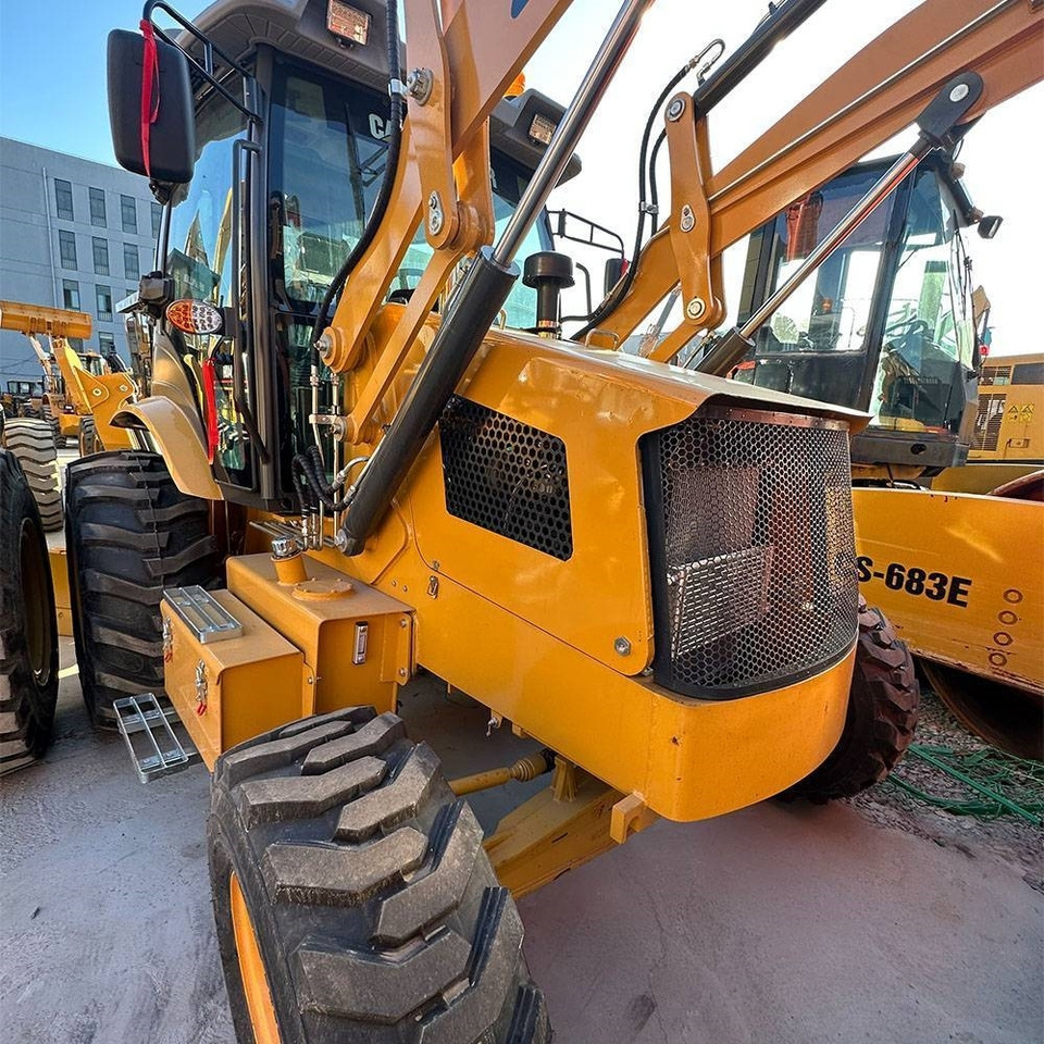Ekskavators-iekrāvējs CAT 420 F: foto 8