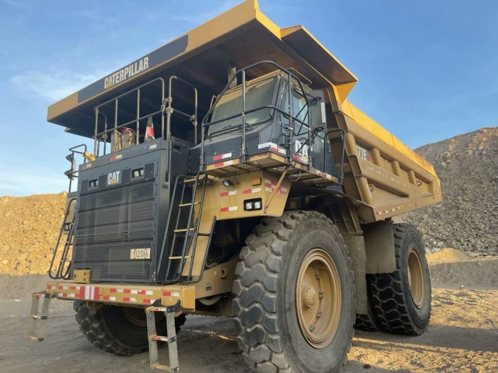 Karjeru pašizgāzējs CAT 777e: foto 1