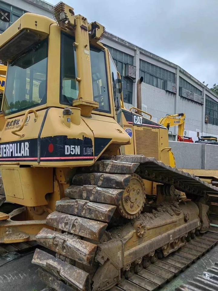 CAT D5N - Buldozers: foto 3 CAT D5N - Buldozers: foto 3