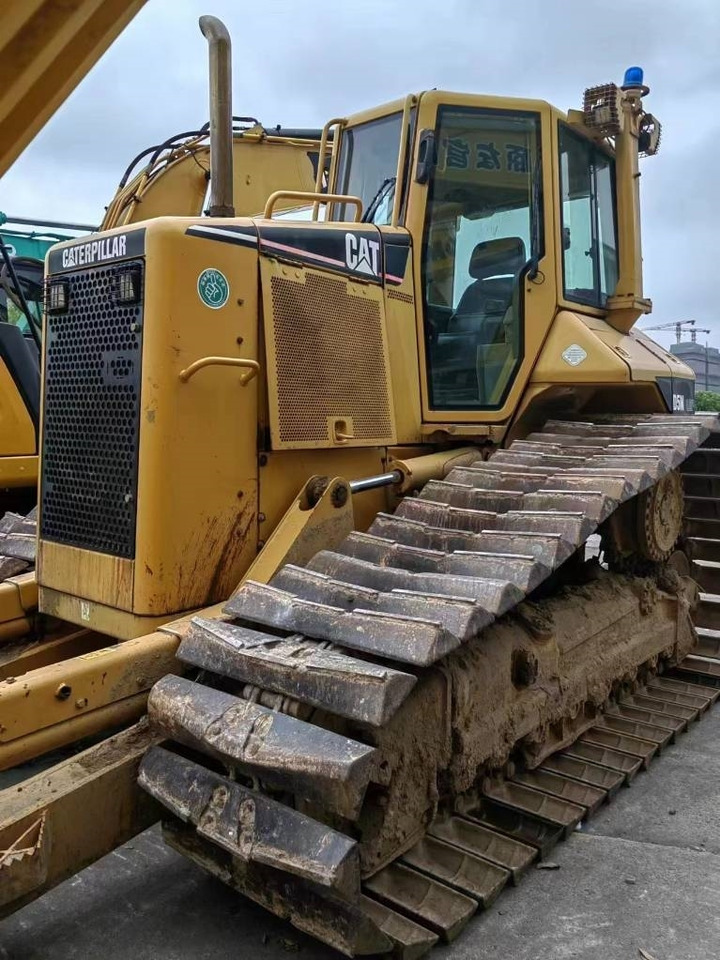 CAT D5N - Buldozers: foto 1 CAT D5N - Buldozers: foto 1