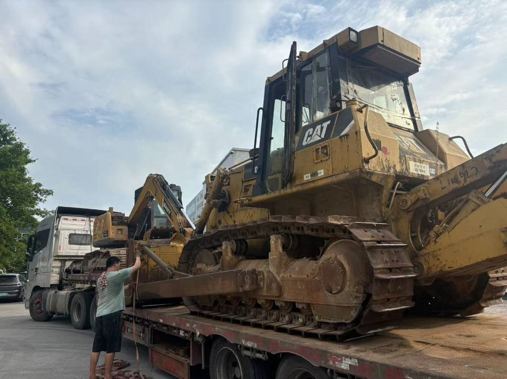 CAT D7G2 - Buldozers: foto 2 CAT D7G2 - Buldozers: foto 2