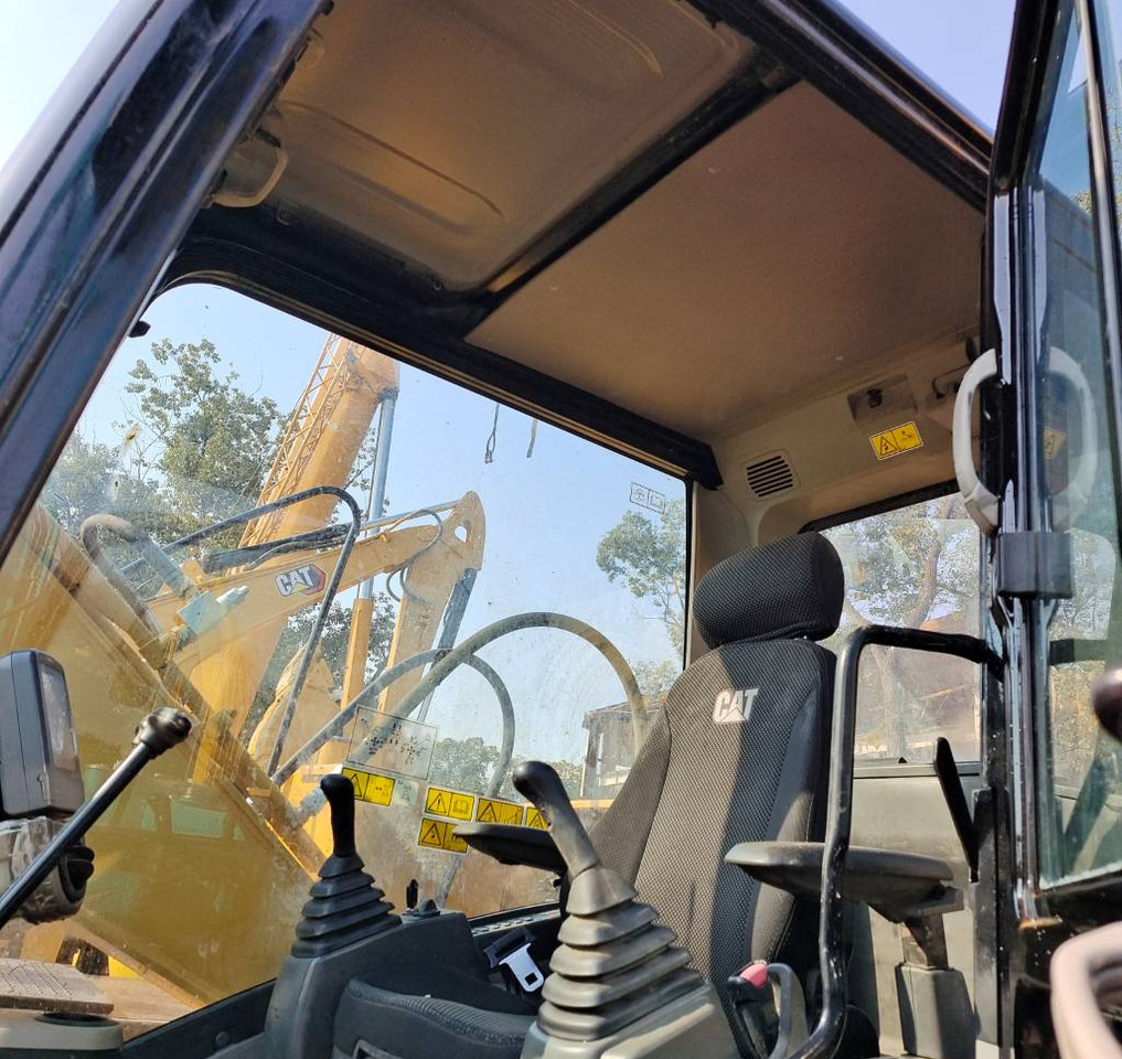 CATERPILLAR 313D2GC - Kāpurķēžu ekskavators: foto 5 CATERPILLAR 313D2GC - Kāpurķēžu ekskavators: foto 5
