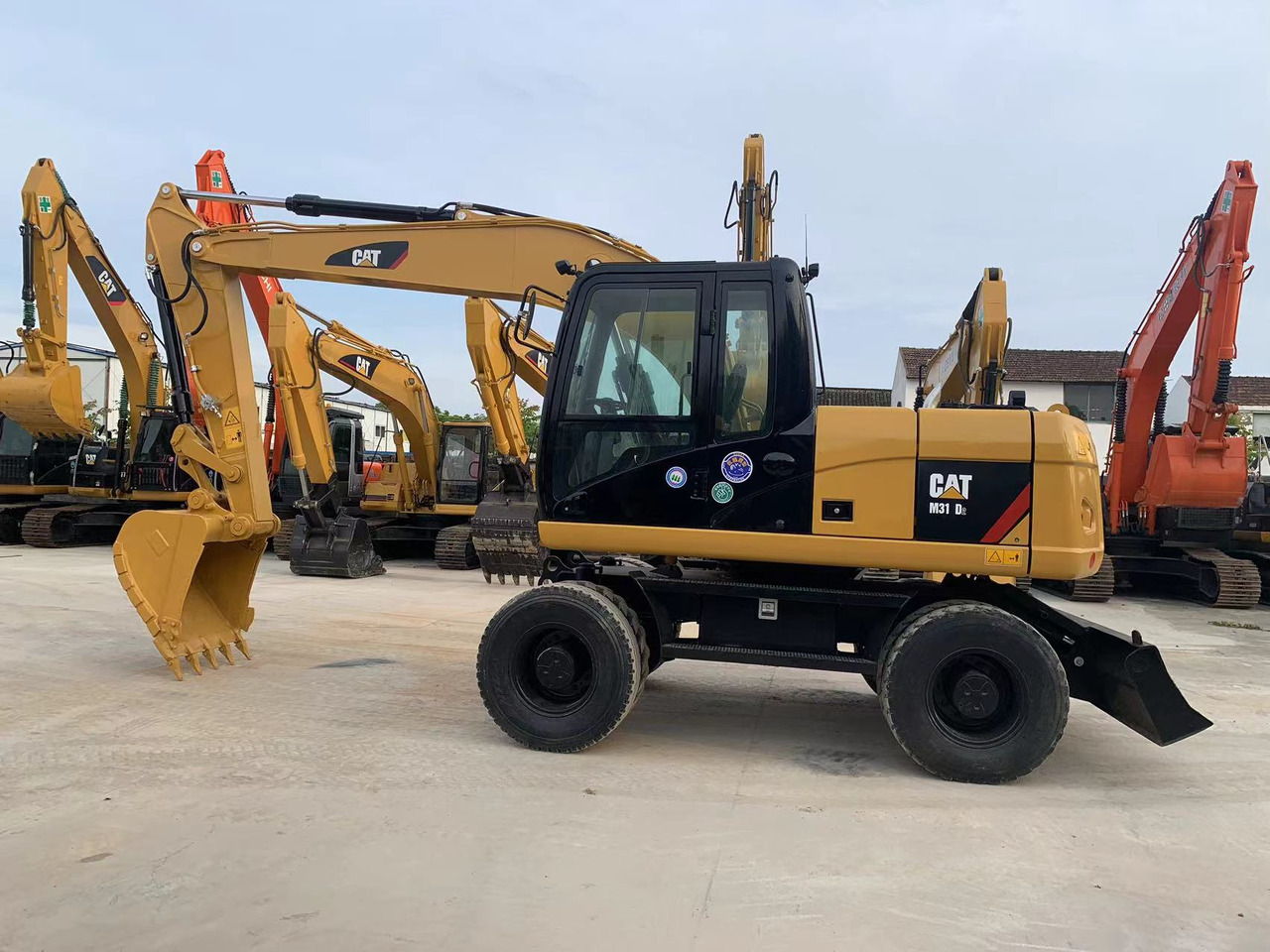 CATERPILLAR 315D - Riteņu ekskavators: foto 2 CATERPILLAR 315D - Riteņu ekskavators: foto 2