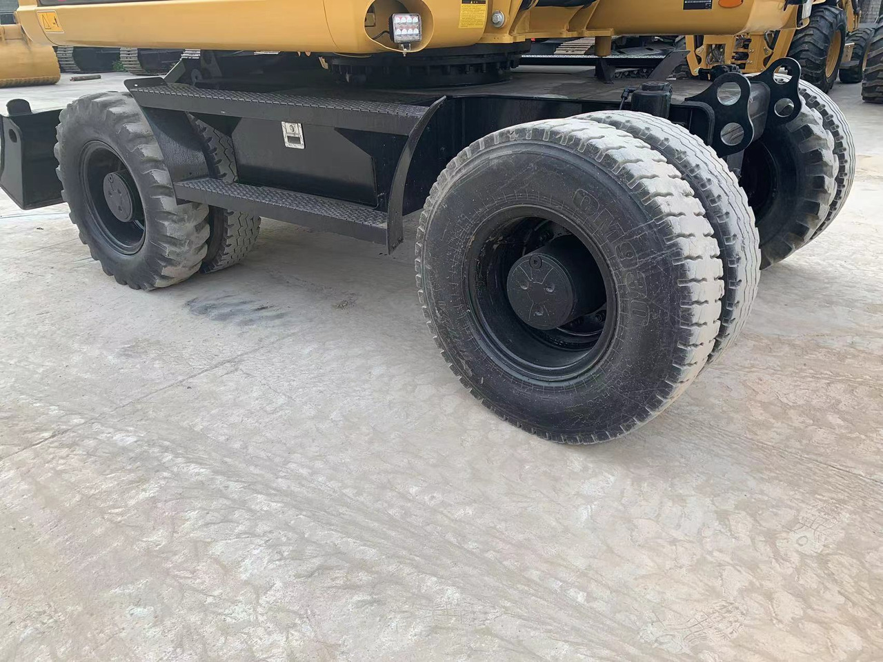 CATERPILLAR 315D - Riteņu ekskavators: foto 5 CATERPILLAR 315D - Riteņu ekskavators: foto 5